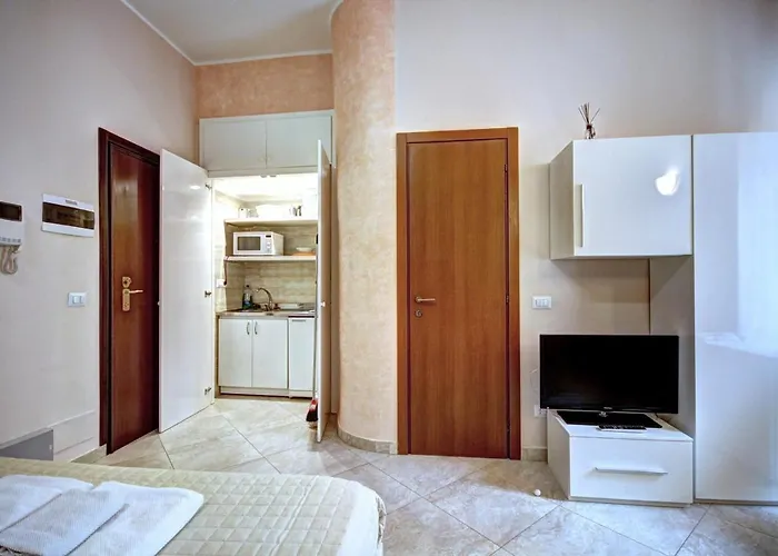 Apartament Milanrentals - Lecco 11